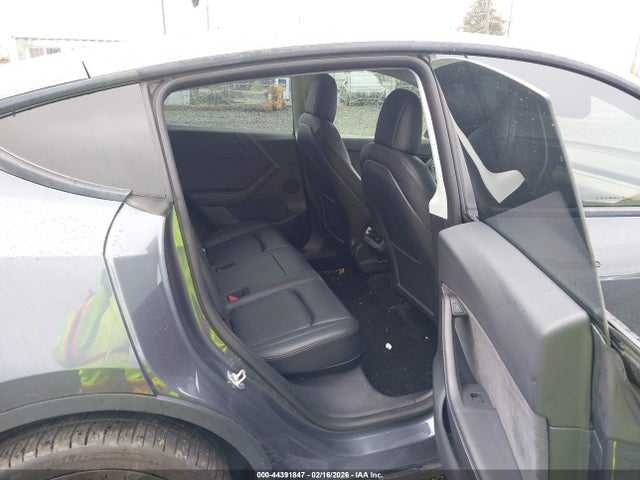 2022 Tesla Model Y Performance Dual Motor All-wheel Drive მანქანა იყიდება აუქციონზე, vin: 7SAYGDEF7NF374104, აუქციონის ნომერი: 44391847
