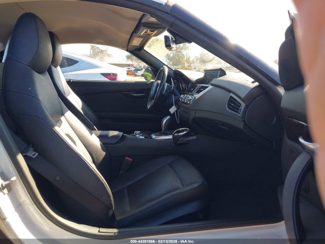 2013 BMW Z4 WBALL5C50DJ104557 Photo 4