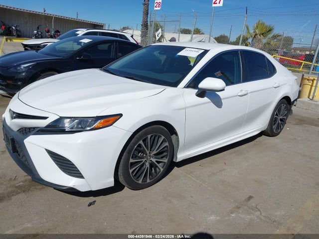 4T1B11HK8JU664358 Toyota CAMRY SE