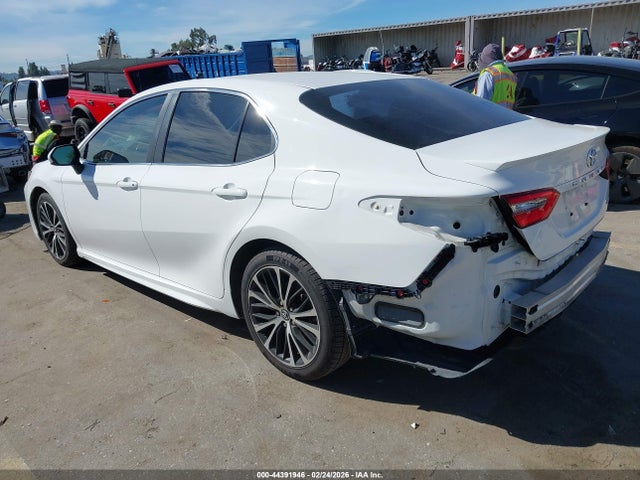 4T1B11HK8JU664358 Toyota CAMRY SE