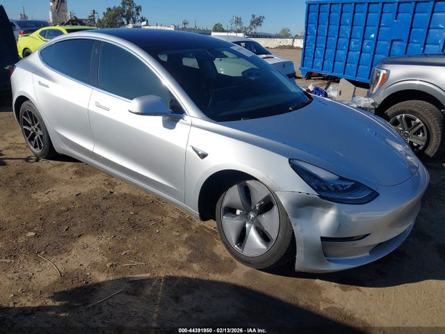 2018 TESLA MODEL 3 5YJ3E1EA1JF037521 Photo 0
