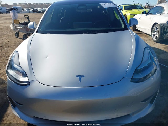 Tesla Model 3 Long Range/mid Range 2018 5YJ3E1EA1JF037521 Image 11