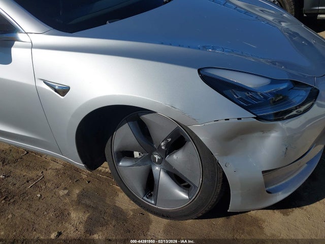 2018 TESLA MODEL 3 5YJ3E1EA1JF037521 Photo 5