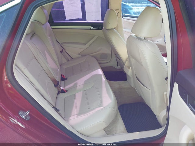 44391968 :رقم المزاد ، 1VWAS7A39FC119556 vin ، 2015 Volkswagen Passat 1.8t Limited Edition مزاد بيع