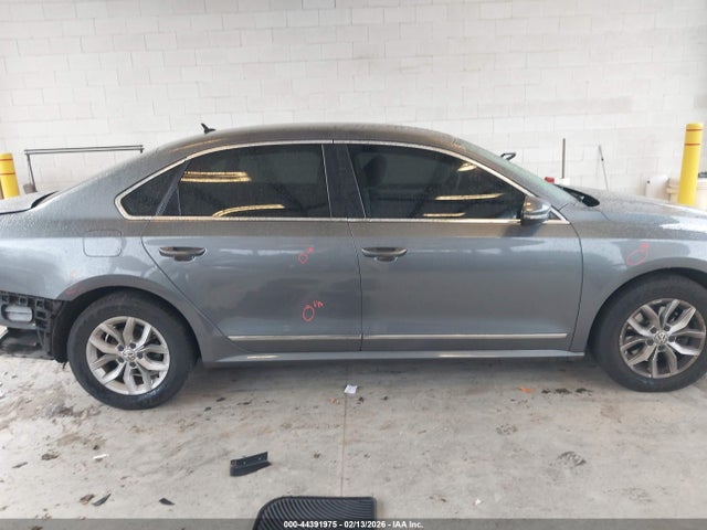 1VWAT7A35GC036589 Volkswagen Passat 1.8t S