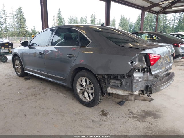 1VWAT7A35GC036589 Volkswagen Passat 1.8t S
