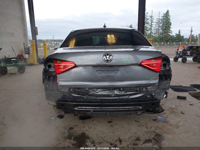 1VWAT7A35GC036589 Volkswagen Passat 1.8t S