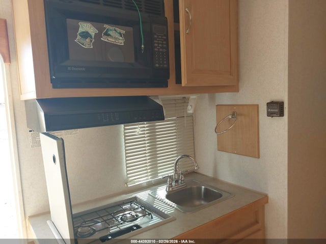 Продажа на аукционе авто 2005 Four Winds 300, vin: 49SH739235P024806, номер лота: 44392010