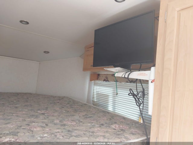 Продажа на аукционе авто 2005 Four Winds 300, vin: 49SH739235P024806, номер лота: 44392010