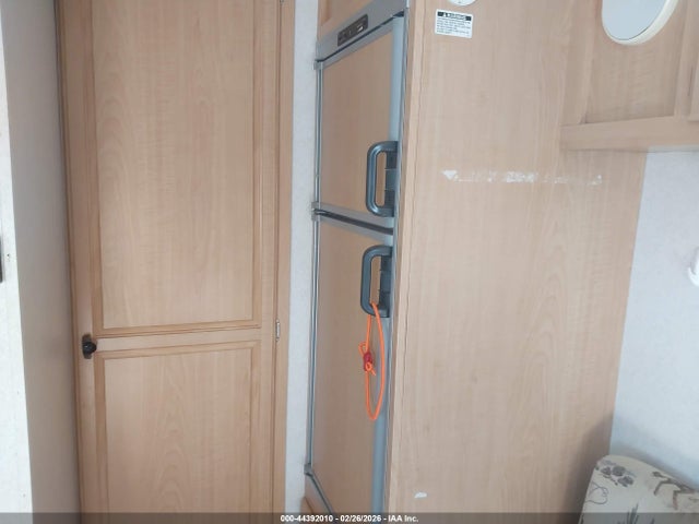 Продажа на аукционе авто 2005 Four Winds 300, vin: 49SH739235P024806, номер лота: 44392010