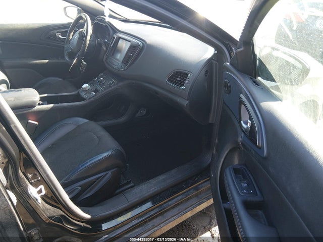Продажа на аукционе авто 2016 Chrysler 200 S, vin: 1C3CCCBB9GN113550, номер лота: 44392017