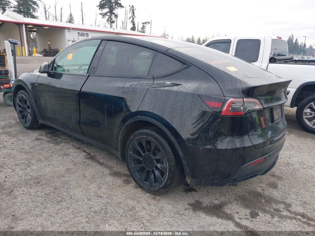 2022 TESLA MODEL Y 7SAYGDEE1NF481141 Photo 2