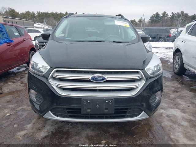 1FMCU9GD2JUA68272 Ford ESCAPE SE