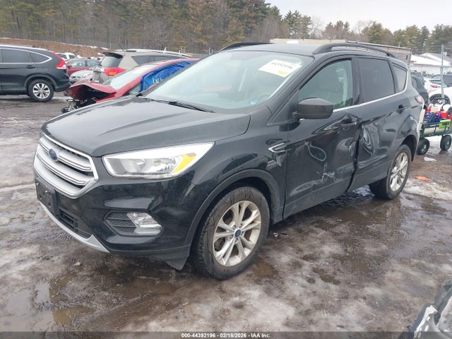 1FMCU9GD2JUA68272 Ford ESCAPE SE