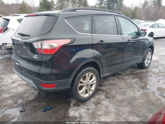 1FMCU9GD2JUA68272 Ford ESCAPE SE