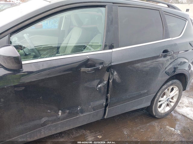 1FMCU9GD2JUA68272 Ford ESCAPE SE