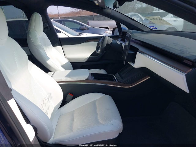 Продажа на аукционе авто 2022 Tesla Model X Dual Motor All-wheel Drive, vin: 7SAXCBE57NF363929, номер лота: 44392263