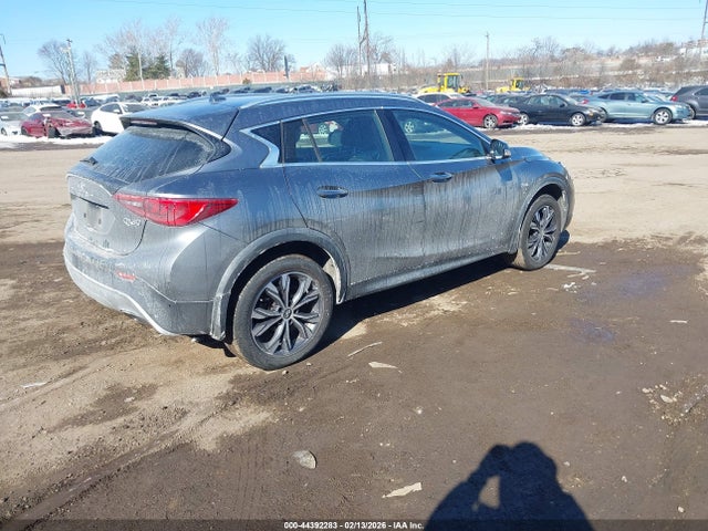 44392283 :رقم المزاد ، SJKCH5CR5HA030613 vin ، 2017 Infiniti Qx30 Premium مزاد بيع