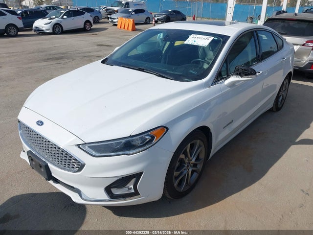 Ford Fusion Hybrid Titanium 2019 3FA6P0RU7KR239985 Image 2