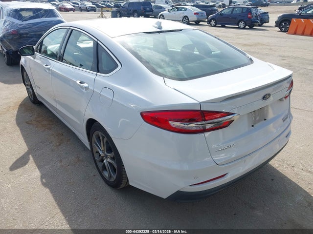 Ford Fusion Hybrid Titanium 2019 3FA6P0RU7KR239985 Image 3