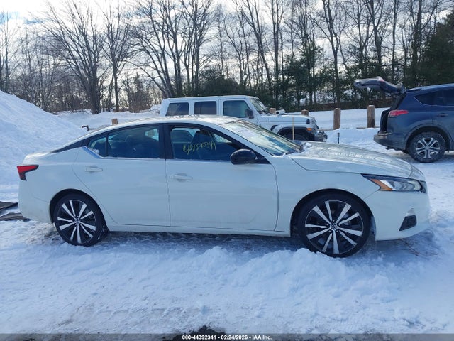 1N4BL4CV3NN307094 Nissan Altima Sr Fwd