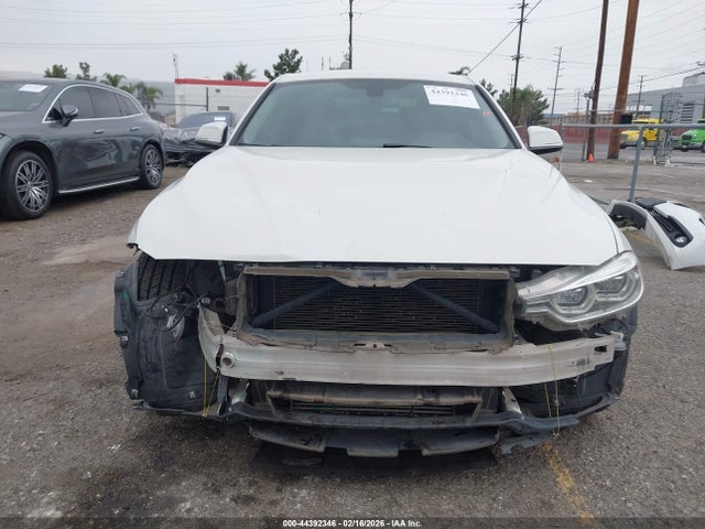 WBA8E1G32HNU17285 BMW 320i