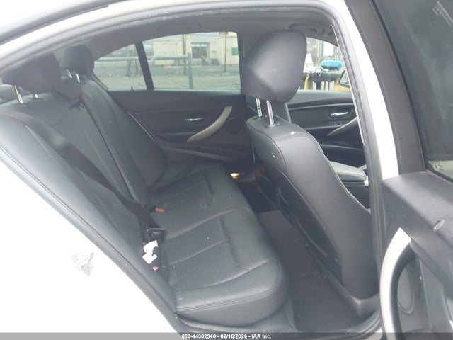 WBA8E1G32HNU17285 BMW 320i