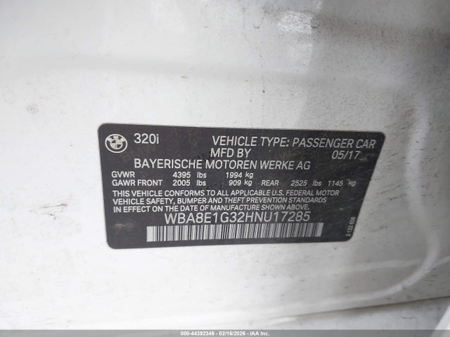 WBA8E1G32HNU17285 BMW 320i