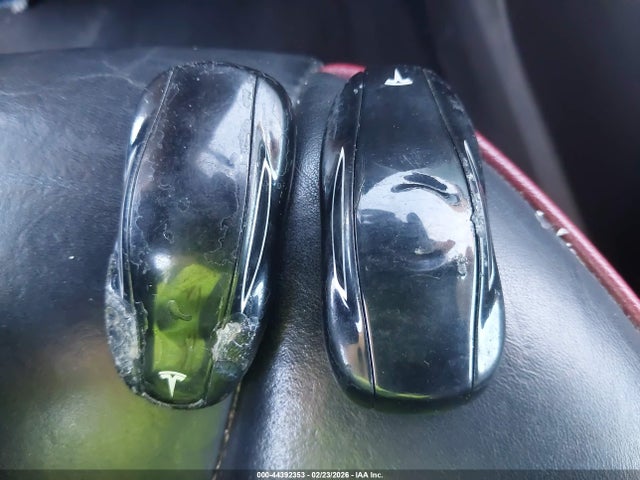 2014 TESLA MODEL S 5YJSA1H11EFP44210 Photo 10