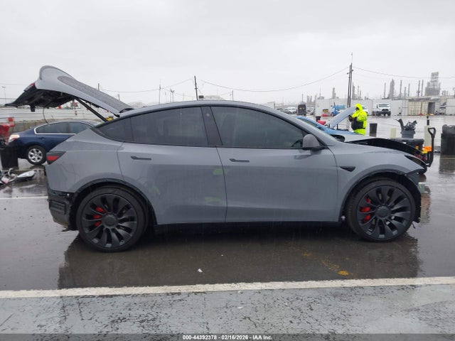 Продаж на аукціоні авто 2022 Tesla Model Y Performance Dual Motor All-wheel Drive, vin: 7SAYGDEF2NF405663, номер лоту: 44392378