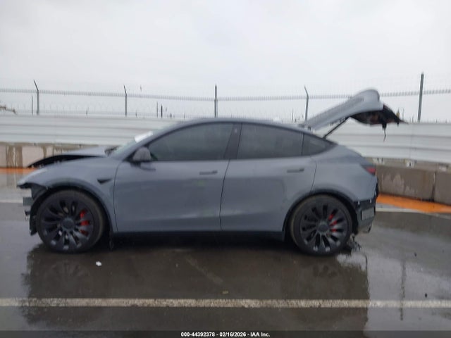 Продаж на аукціоні авто 2022 Tesla Model Y Performance Dual Motor All-wheel Drive, vin: 7SAYGDEF2NF405663, номер лоту: 44392378