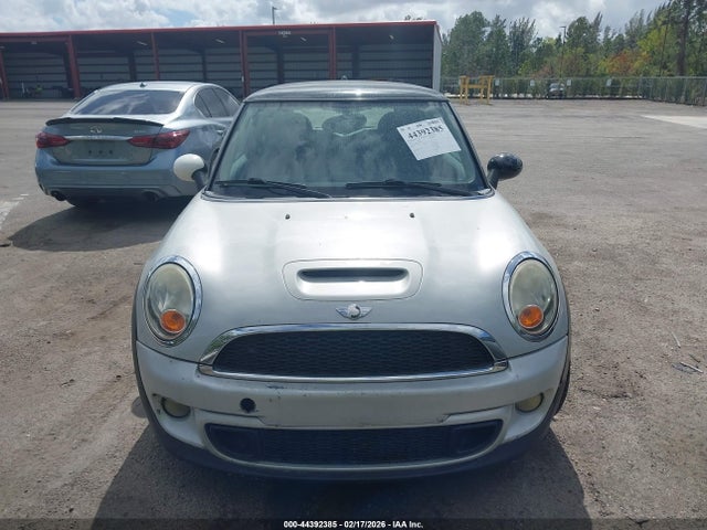 2011 MINI COOPER S WMWSV3C54BTY15075 Photo 5