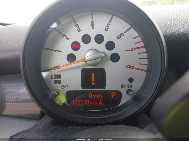 2011 MINI COOPER S WMWSV3C54BTY15075 Photo 6