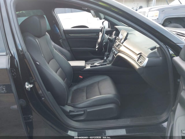 1HGCV1F30KA051437 Honda Accord Sport