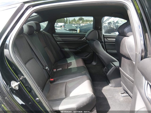 1HGCV1F30KA051437 Honda Accord Sport