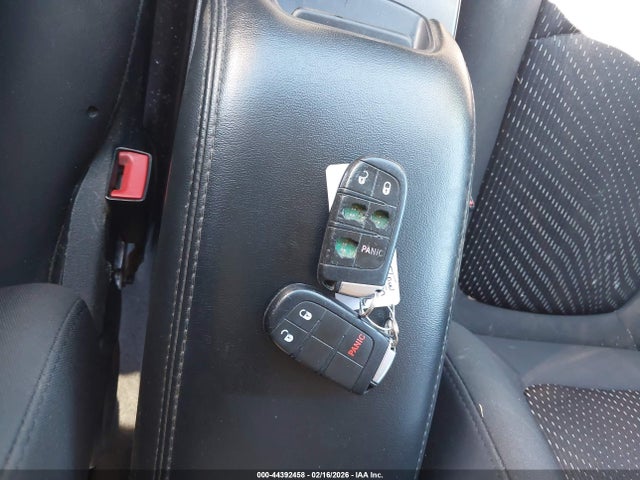 44392458 :رقم المزاد ، 3C4PDCAB2JT243589 vin ، 2018 Dodge Journey Se مزاد بيع