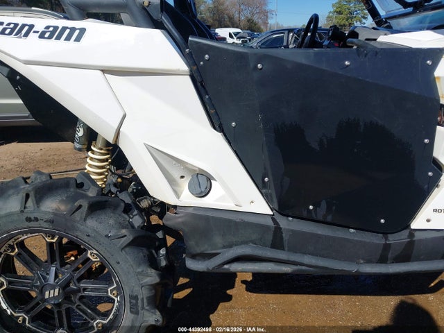 44392498 :رقم المزاد ، 3JBPVAP20GJ000329 vin ، 2016 Can-am Maverick Xc 1000r/dps 1000r مزاد بيع