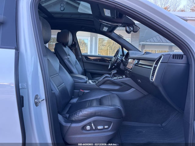 2019 PORSCHE CAYENNE WP1AA2AY2KDA00870 Photo 4