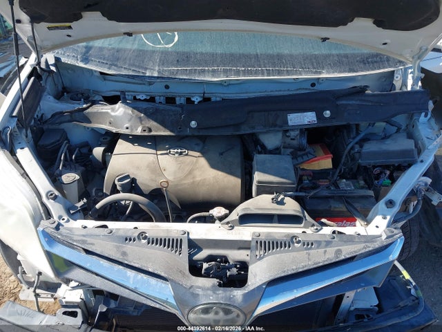 5TDYZ3DC3JS905104 Toyota Sienna Xle Premium 8 Passenger
