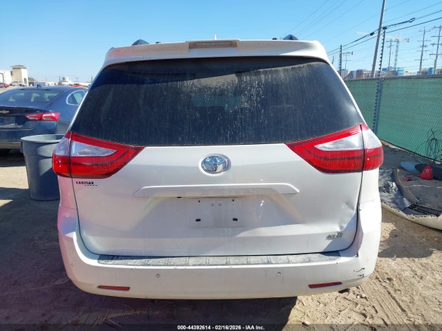 5TDYZ3DC3JS905104 Toyota Sienna Xle Premium 8 Passenger
