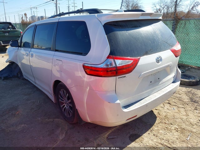 5TDYZ3DC3JS905104 Toyota Sienna Xle Premium 8 Passenger