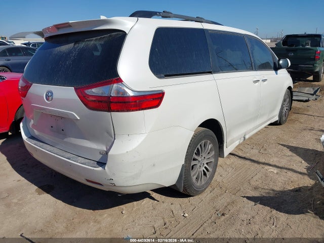 5TDYZ3DC3JS905104 Toyota Sienna Xle Premium 8 Passenger