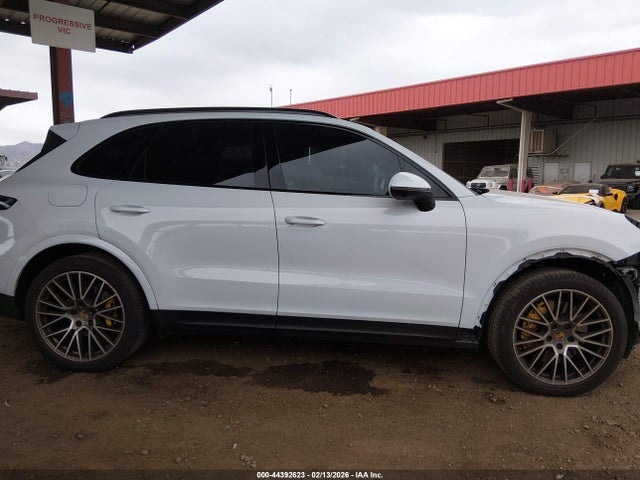 Porsche Cayenne Platinum Edition 2022 WP1AA2AY2NDA07225 Image 14