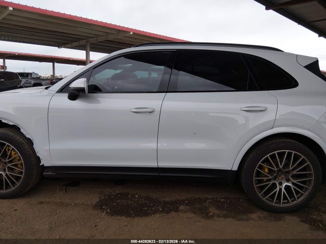 Porsche Cayenne Platinum Edition 2022 WP1AA2AY2NDA07225 Image 15