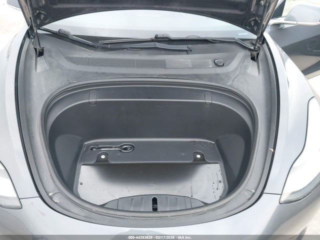 5YJ3E1EB1JF103820 Tesla Model 3 Long Range/performance