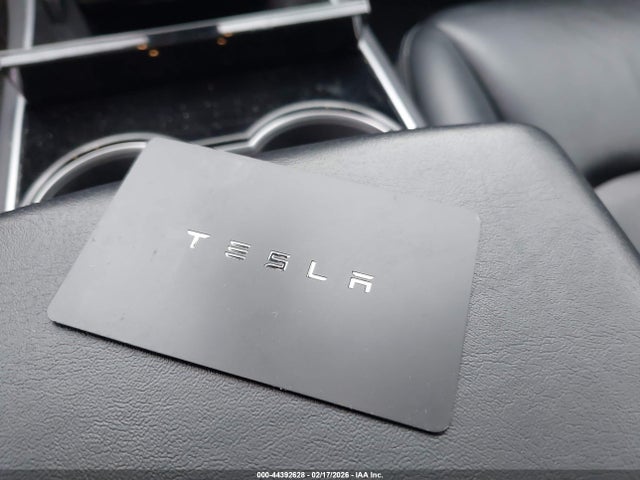 5YJ3E1EB1JF103820 Tesla Model 3 Long Range/performance