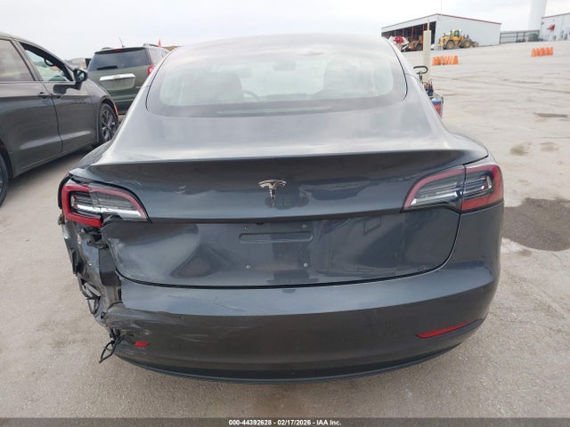 5YJ3E1EB1JF103820 Tesla Model 3 Long Range/performance