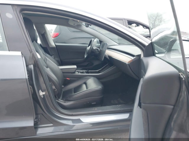 5YJ3E1EB1JF103820 Tesla Model 3 Long Range/performance