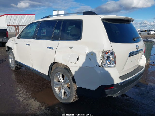 2013 TOYOTA HIGHLANDER 5TDDK3EHXDS258816 Photo 2