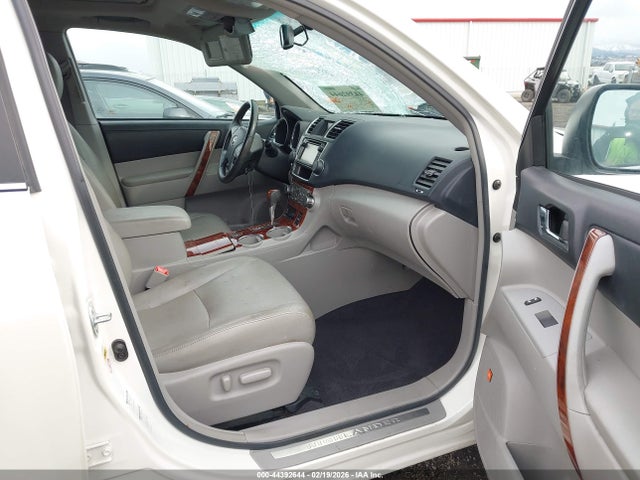 2013 TOYOTA HIGHLANDER 5TDDK3EHXDS258816 Photo 4